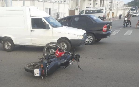 Acidente entre carro e moto deixa uma pessoa morta no Marivan