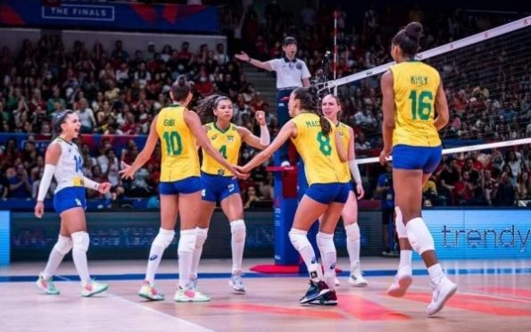 Brasil derrota Colômbia e confirma vaga na 2ª fase do Mundial feminino