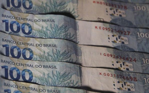 Pesquisa aponta que Brasil terá o dobro de milionários em 2026