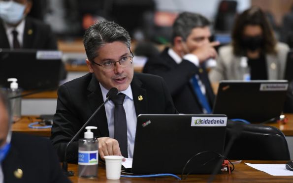 Candidato ao governo Alessandro Vieira se autodeclara 