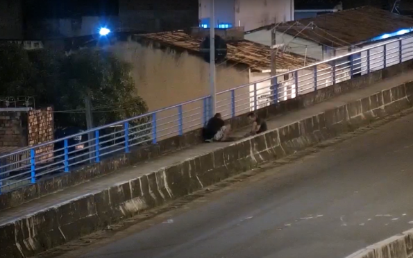 Dupla é flagrada furtando fiação na ponte Aracaju-Barra; veja vídeo