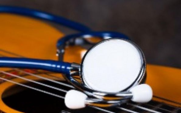 Entenda como funciona a musicoterapia e seus benefícios à saúde 