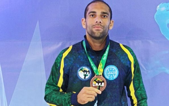Sergipano Ramom Rozendo vence competição de kickboxing em Recife (PE)