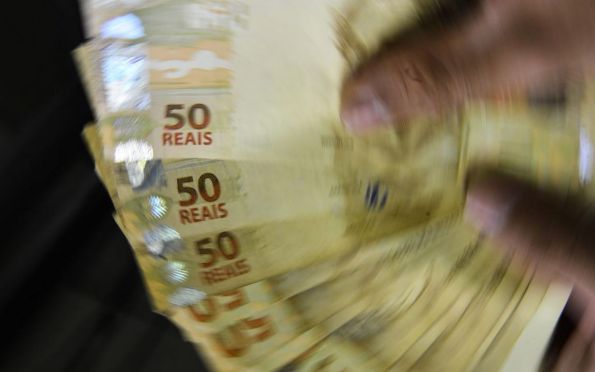 TSE identifica R$ 605 milhões em transações suspeitas de campanhas