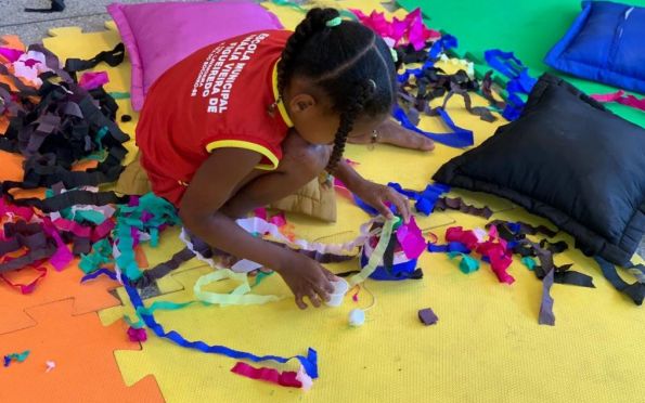 Biblioteca Ivone de Menezes realiza Hora do Conto, especial Dia das Crianças 