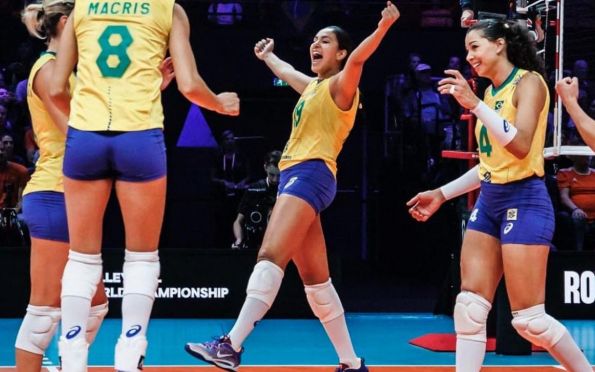Brasil vence Holanda e encaminha vaga às quartas do Mundial de Vôlei