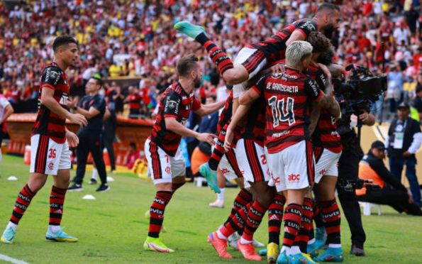 Flamengo vence o Athletico e conquista o tricampeonato da Libertadores