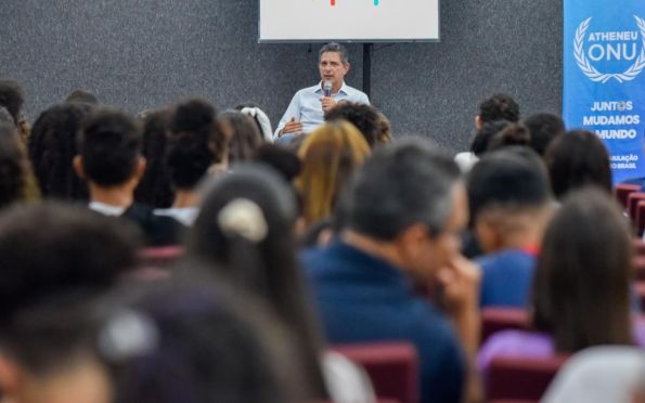 Rogério participa da sabatina com alunos no Atheneu e defende diálogo permanente