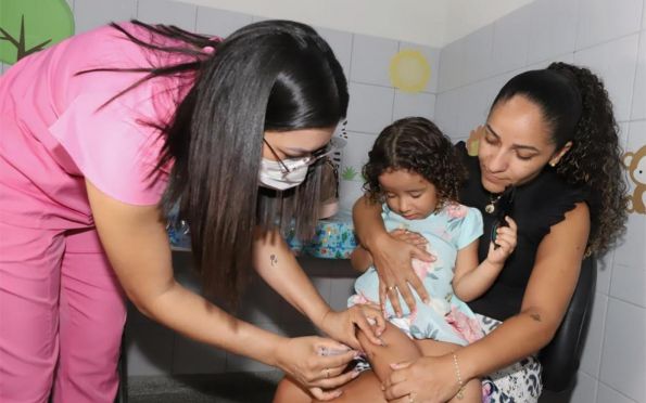 Aracaju inicia vacinação contra covid para crianças de 6 meses a 2 anos