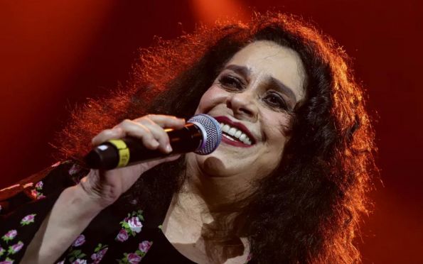 Gal Costa, ícone da música popular brasileira, morre aos 77 anos