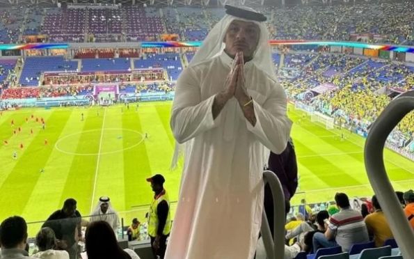 Influencer é proibido de entrar em estádio no Catar com pulseira LGBT