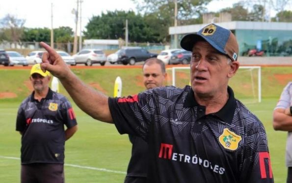 Itabaiana anuncia retorno de Celso Teixeira, técnico campeão em 2012