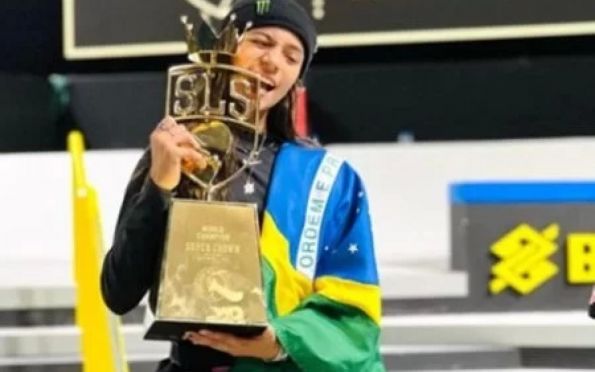Rayssa Leal vence 4ª etapa seguida e é campeã mundial de skate no RJ