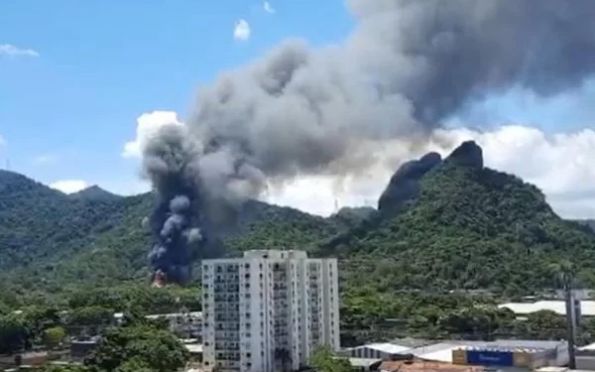 Vídeo: incêndio atinge o Projac, da Rede Globo, no Rio de Janeiro