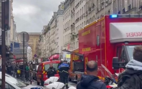 Atirador mata duas pessoas em Paris, e homem de 69 anos é preso