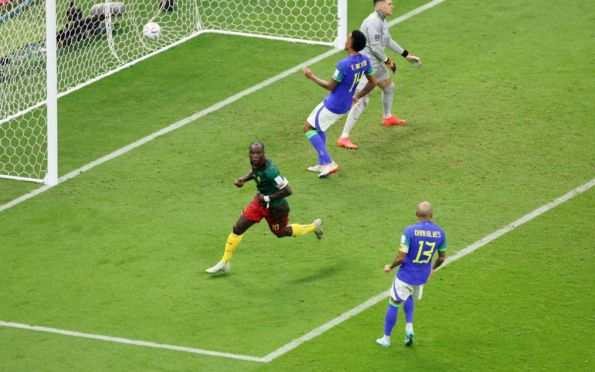Brasil perde para o Camarões, mas ainda se classifica como 1º do grupo