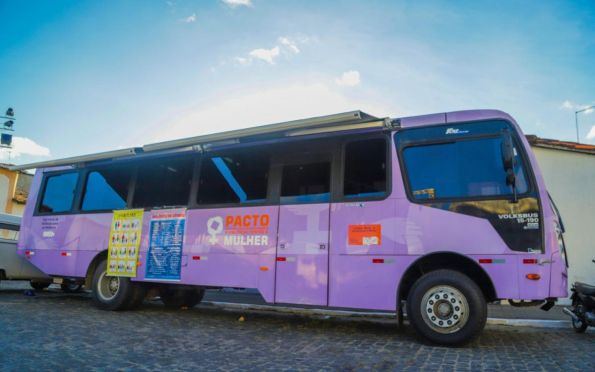 Fasc: Ônibus Lilás reforça campanha contra assédio durante o evento