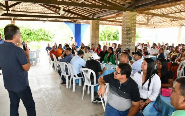 Laércio encerra em Propriá encontros com lideranças para agradecer votação