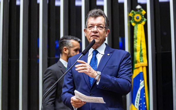 Laércio faz discurso de despedida da Câmara dos Deputados