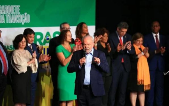 Lula anuncia Alckmin e as primeiras mulheres como ministras