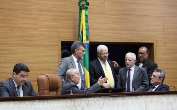 Deputados de Sergipe aprovam orçamento do Estado para 2023 