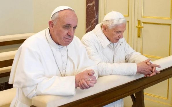 Papa Francisco pede orações para Bento XVI: “Está muito doente”