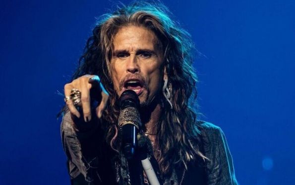 Steven Tyler, do Aerosmith, é acusado de abuso sexual de adolescente