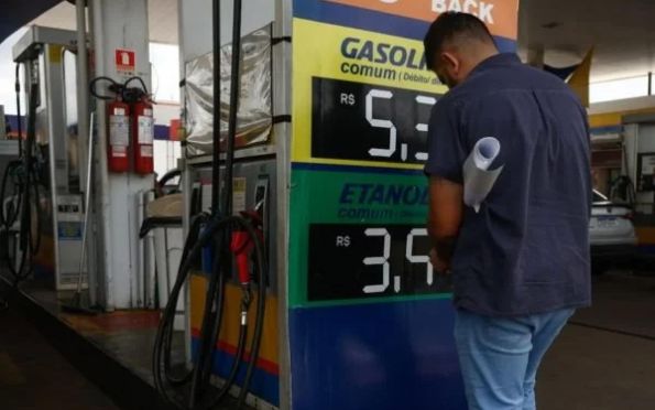 Volta de imposto fará gasolina subir R$ 0,69 nos postos
