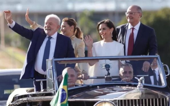 Alckmin assume Presidência da República pela primeira vez