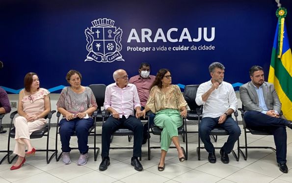 Aracaju firma contrato com empresa que irá gerir Maternidade Municipal