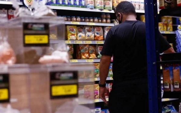 Consumo nos lares brasileiros encerra 2022 com alta de 3,89%