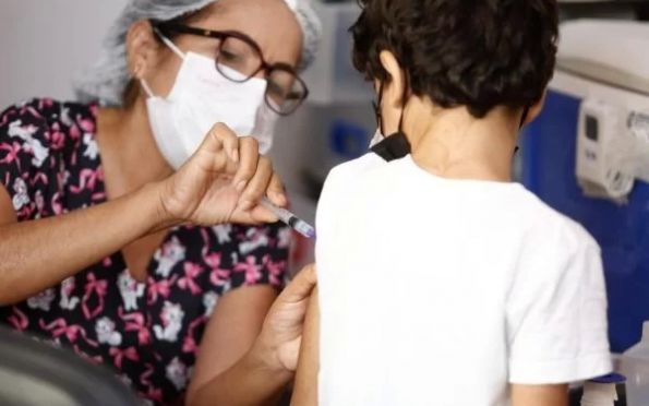 Covid: Saúde indica vacina de reforço para crianças a partir de 5 anos