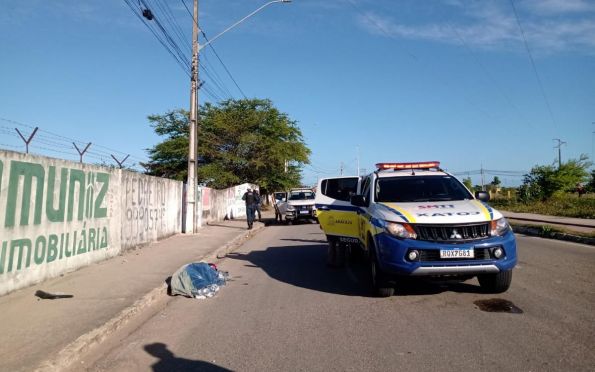 Motociclista morre após bater em muro na Zona Sul de Aracaju
