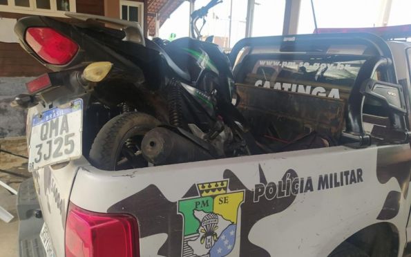 Motocicleta com restrição de roubo é recuperada em Porto da Folha