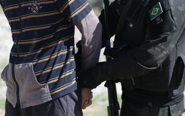 Homem suspeito de espancar o próprio irmão é preso em Aracaju 