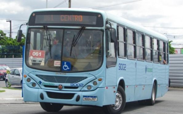 Três homens assaltam ônibus no Bairro Industrial, em Aracaju