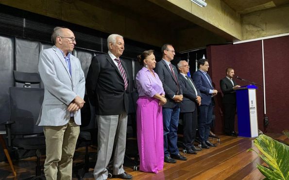 Antônia Amorosa toma posse como presidente da Funcap