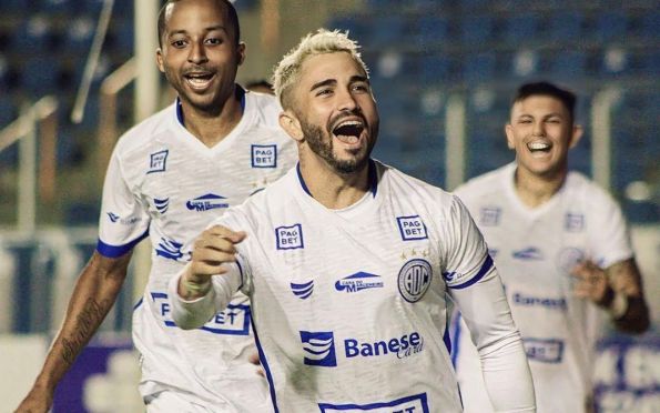 Confiança vence Dorense e assume liderança do Campeonato Sergipano