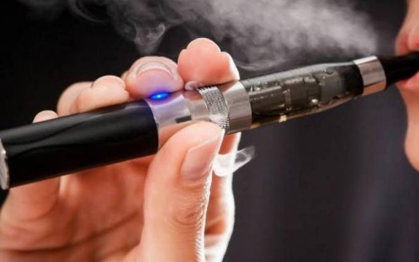 Huse faz alerta sobre os riscos do uso de cigarro eletrônico