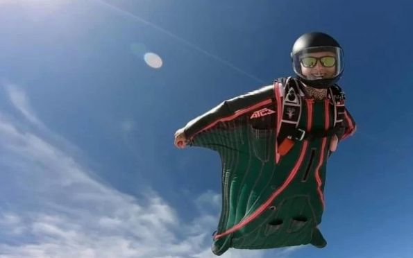 Paraquedista dos EUA morre ao saltar de wingsuit no Espírito Santo