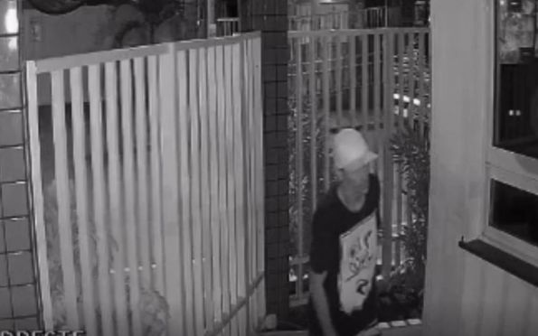 Polícia divulga imagens de autor de furto de bicicleta em condomínio