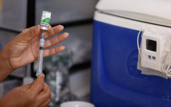 Saúde pede a municípios para acelerar fases de vacinação contra a Covid