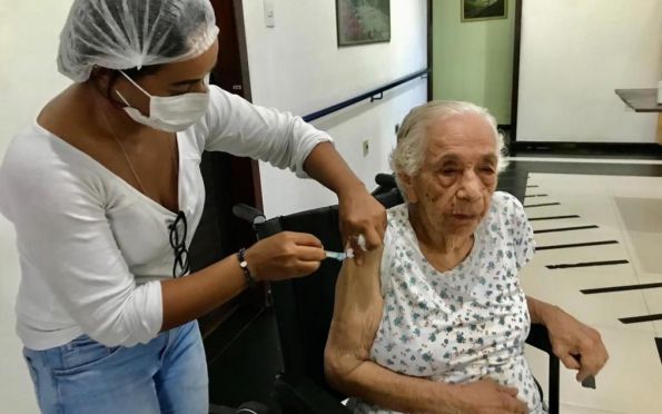 Sergipe inicia imunização com a vacina bivalente contra a Covid-19
