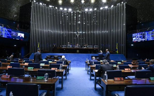 Suplentes assumem vagas deixadas por ministros do governo Lula