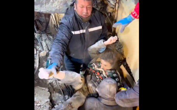 Turquia: sobrevivente de 17 anos é resgatada 248 horas após terremoto