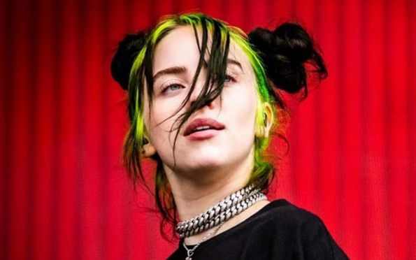 Billie Eilish chega ao Brasil para o Lollapalooza 