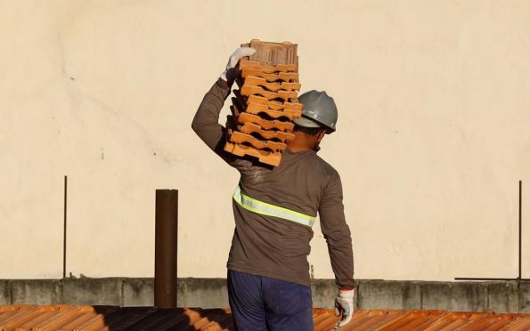 Inflação da construção civil cai para 0,08% em fevereiro, diz IBGE