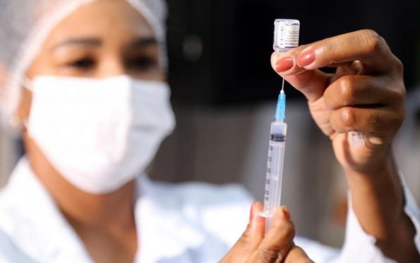 Aracaju inicia vacinação com bivalente para pessoas acima de 12 anos
