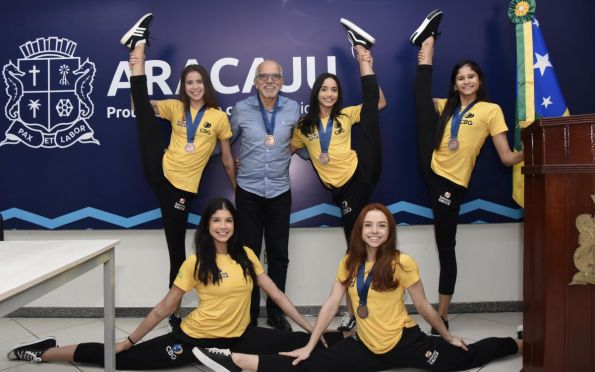 Atletas da seleção brasileira de ginástica rítmica são recebidas em Aracaju