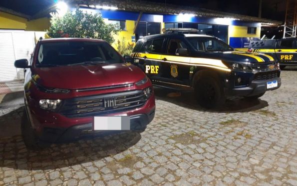 Carro roubado com placas do Rio de Janeiro é recuperado em Sergipe 